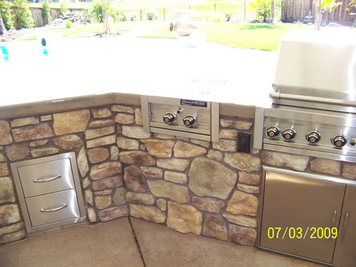 Outdoor Kitchen with Stainless Steel